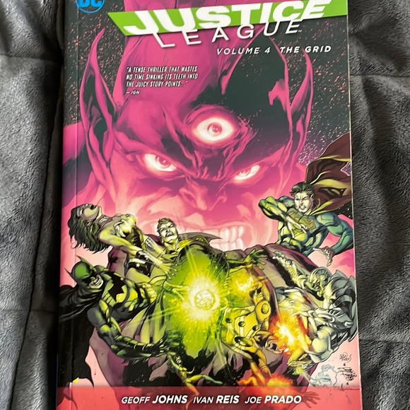 BUY 3 FOR $25 - DC Justice League Vol. 4 - Picture 1 of 2